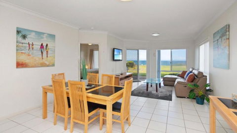 Apartment 16 - The Meridian - Palm Beach Accommodation 1