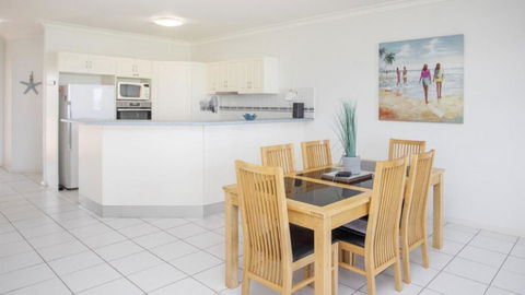 Apartment 16 - The Meridian - Palm Beach Accommodation 2