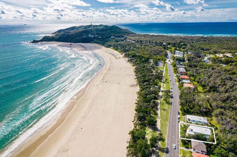 Apartment 2 Surfside - Palm Beach Accommodation 1