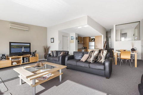 Apartment 26 Kalimna - Palm Beach Accommodation 3