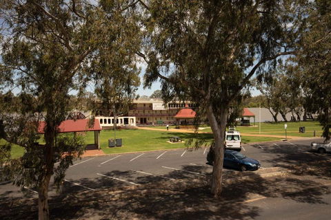 Apartment 3, 9 River Lane Mannum - Palm Beach Accommodation 3