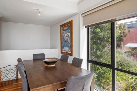 Apartment 5 Pacific Apartments - Palm Beach Accommodation 4