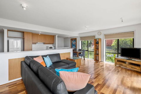Apartment 5 Pacific Apartments - Palm Beach Accommodation 2