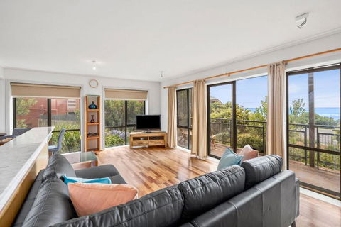 Apartment 5 Pacific Apartments - Palm Beach Accommodation 1