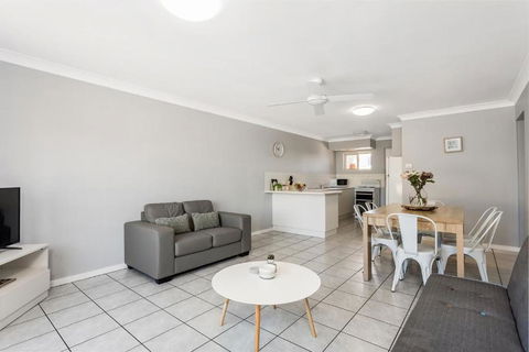 Apartment 5B - Palm Beach Accommodation 1