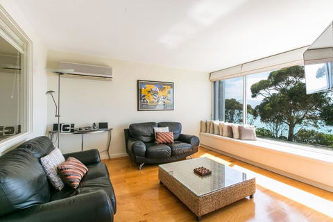 Apartment 7 Kalimna - Palm Beach Accommodation 2