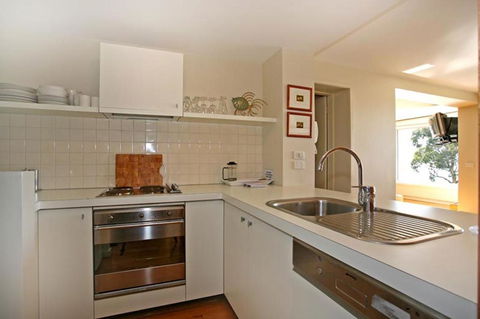 Apartment 7 Kalimna - Palm Beach Accommodation 3