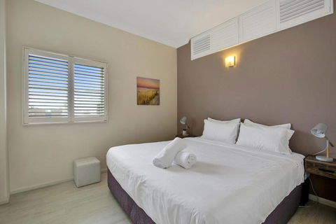 Apartment At Cooper St - Palm Beach Accommodation 2