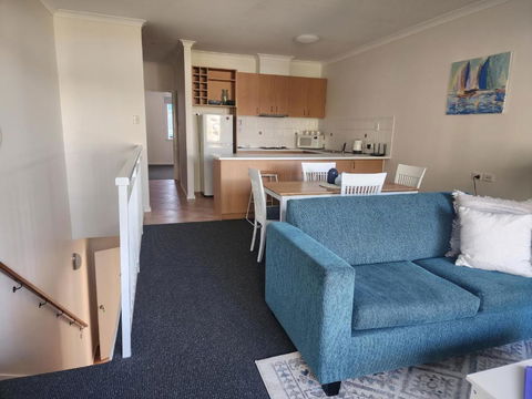Apartment In Apollo Quays Resort With Shared Jetty - Palm Beach Accommodation 3