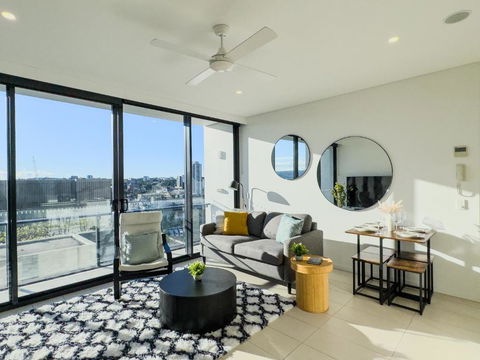 Apartment In South Brisbane - Palm Beach Accommodation 0