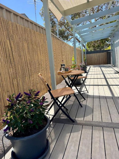 Apartment On Centenary - Palm Beach Accommodation 2