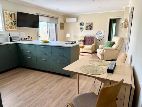 Apartment On Centenary - Palm Beach Accommodation 1