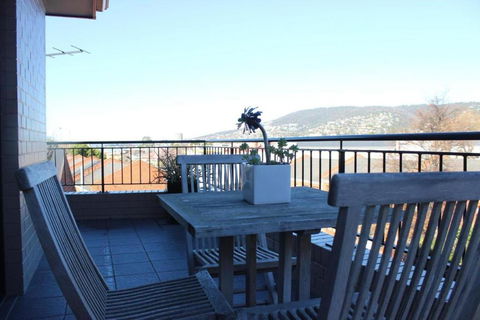 Apartment On Star Unit 2 - Palm Beach Accommodation 4