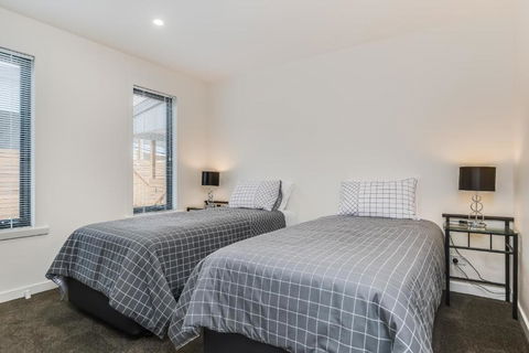 Apartments On Fraser Bicheno - Palm Beach Accommodation 3