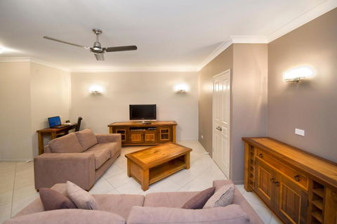 Apartments On Palmer - Palm Beach Accommodation 0