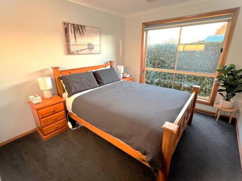 Apartments On Tolmie - Palm Beach Accommodation 0
