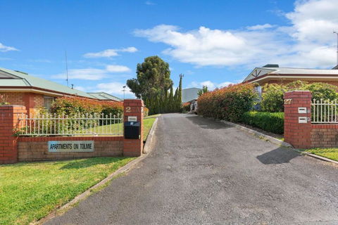 Apartments On Tolmie - Palm Beach Accommodation 4