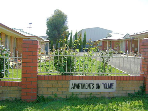 Apartments On Tolmie - Palm Beach Accommodation 1