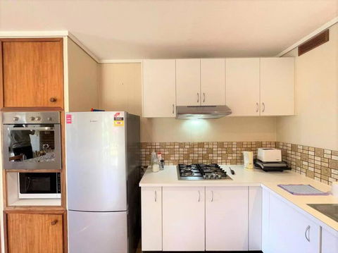 Apollo Bay Holiday House - Palm Beach Accommodation 2