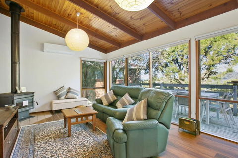 Apollo Bay People N Paws - Palm Beach Accommodation 2