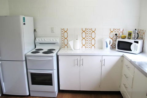 Apollo Jewel Beachfront Apartments - Palm Beach Accommodation 4