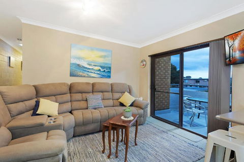 Apollo Unit 7 1st Floor - Palm Beach Accommodation 1