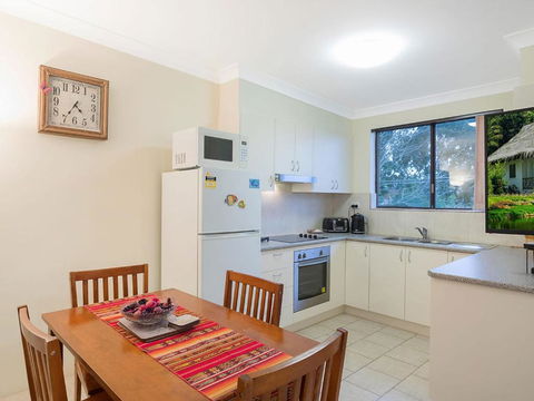Apollo Unit 8 1st Floor - Palm Beach Accommodation 3