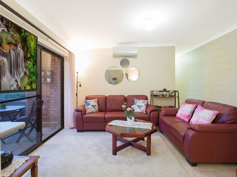 Apollo Unit 8 1st Floor - Palm Beach Accommodation 2