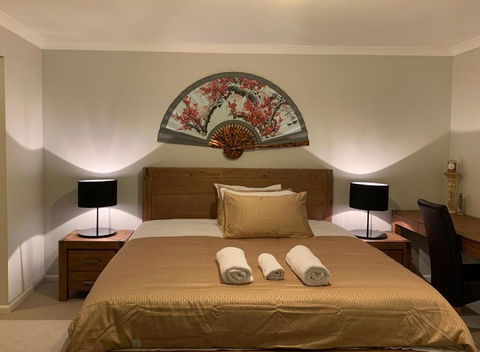 Apple House Truganina - Palm Beach Accommodation 0