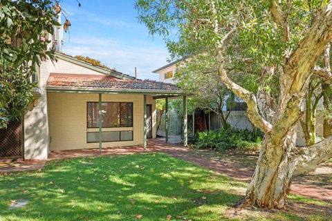 Applecross Village Gem 2BR - Palm Beach Accommodation 0