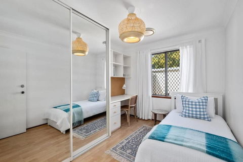 Applecross Village Gem 2BR - Palm Beach Accommodation 2