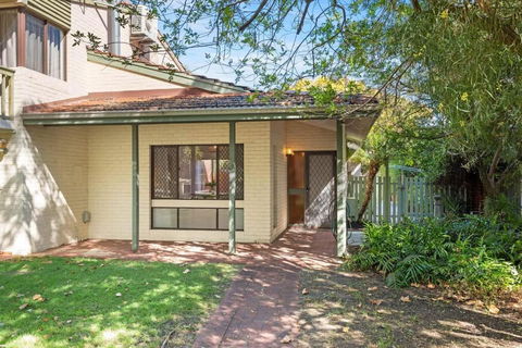 Applecross Village Gem 2BR - Palm Beach Accommodation 3
