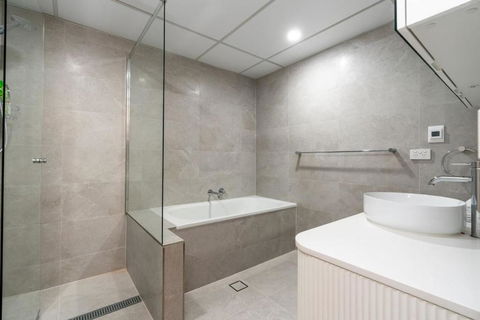 Apt In Kingston - 10min To Lake Burley Griffin - Palm Beach Accommodation 3