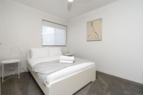 Apt In Kingston - 10min To Lake Burley Griffin - Palm Beach Accommodation 2