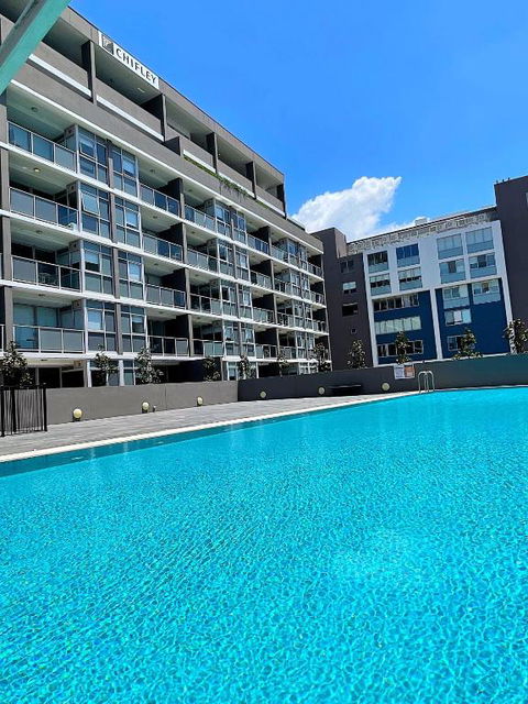 AQUA 306 POOLSIDE Luxury Apartment , Honeysuckle, NEWCASTLE FREE Parking - Palm Beach Accommodation 0
