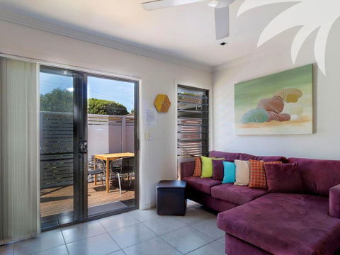Aqua Apartment 3 - Palm Beach Accommodation 3