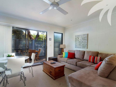 Aqua Apartment 4 - Palm Beach Accommodation 2