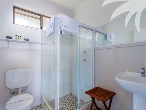 Aqua Apartment 4 - Palm Beach Accommodation 4