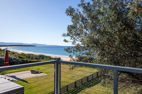 Aqua Beachfront - Pet Friendly - 2 Mins Walk To Beach - Palm Beach Accommodation 0