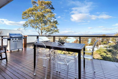 Aqua La Vista - 4 Bedroom Pet Friendly House - Palm Beach Accommodation 1