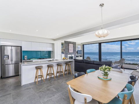 Aqua Mist Seascape - Palm Beach Accommodation 2