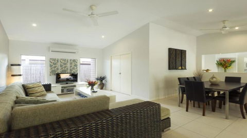 Aqua - Pecten Port Douglas - Palm Beach Accommodation 3