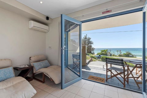 Aqua Shores Studio - Palm Beach Accommodation 3