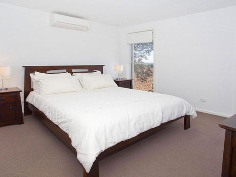 Aqua - Palm Beach Accommodation 4
