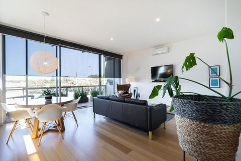 Aquabelle Apartments - Palm Beach Accommodation 3