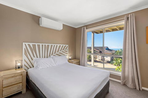 Aqualuna Beach Resort - Palm Beach Accommodation 4