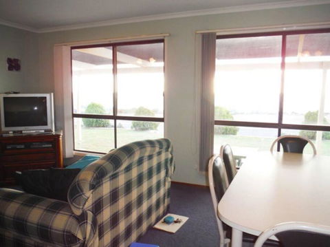 Aquamarine - Palm Beach Accommodation 3