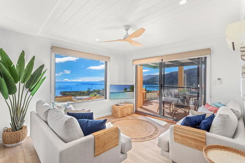 Aquarelle - Palm Beach Accommodation 0