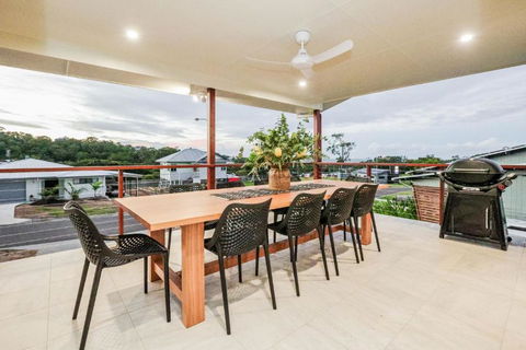 Aquatic Abode - Palm Beach Accommodation 2
