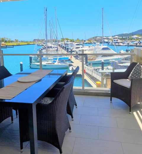 AquaView Boathouse Airlie Beach - Palm Beach Accommodation 0